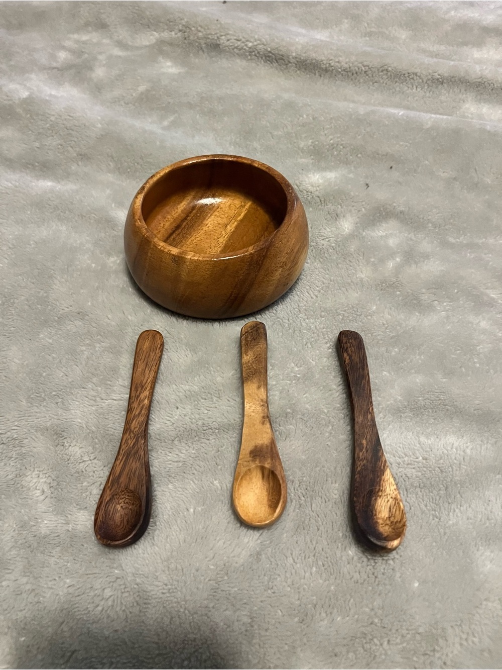 Handcrafted Wooden monkey pod Bowl with Three Serving Spoons - Brown